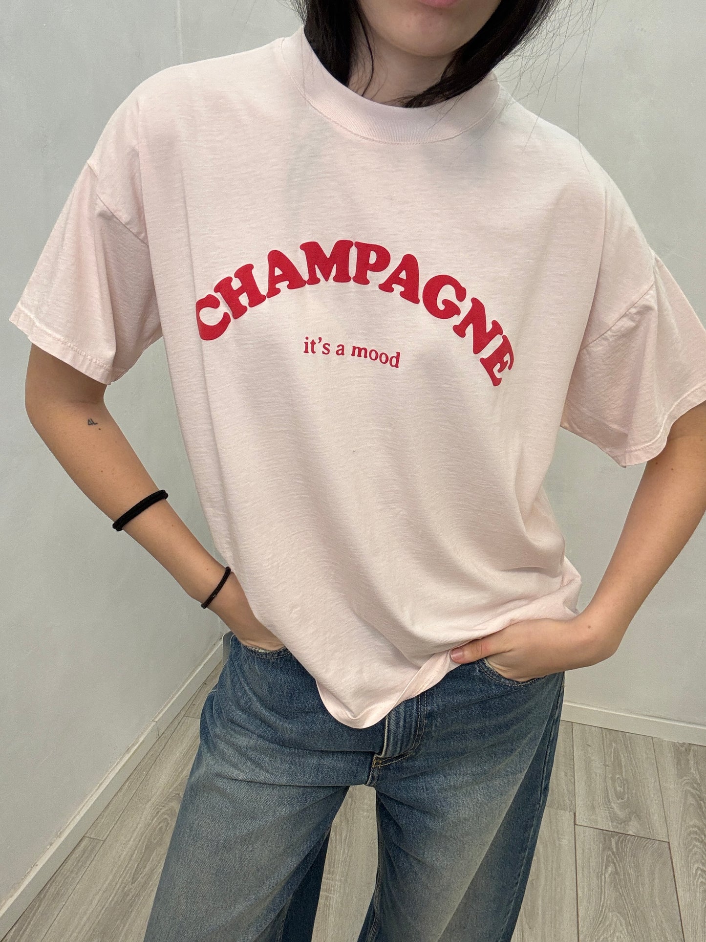 Top “Champagne it’s a mood”