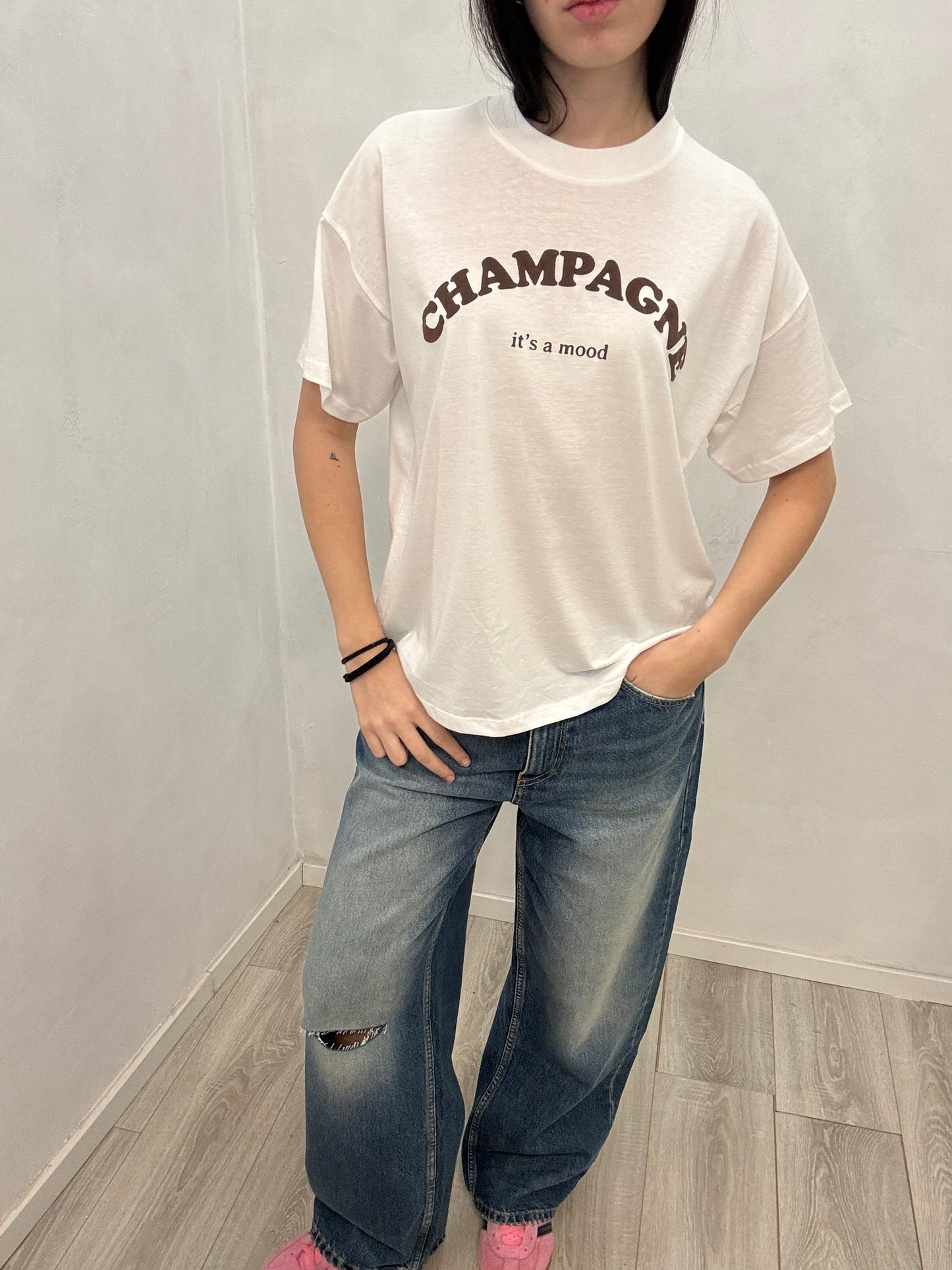Top “Champagne it’s a mood”