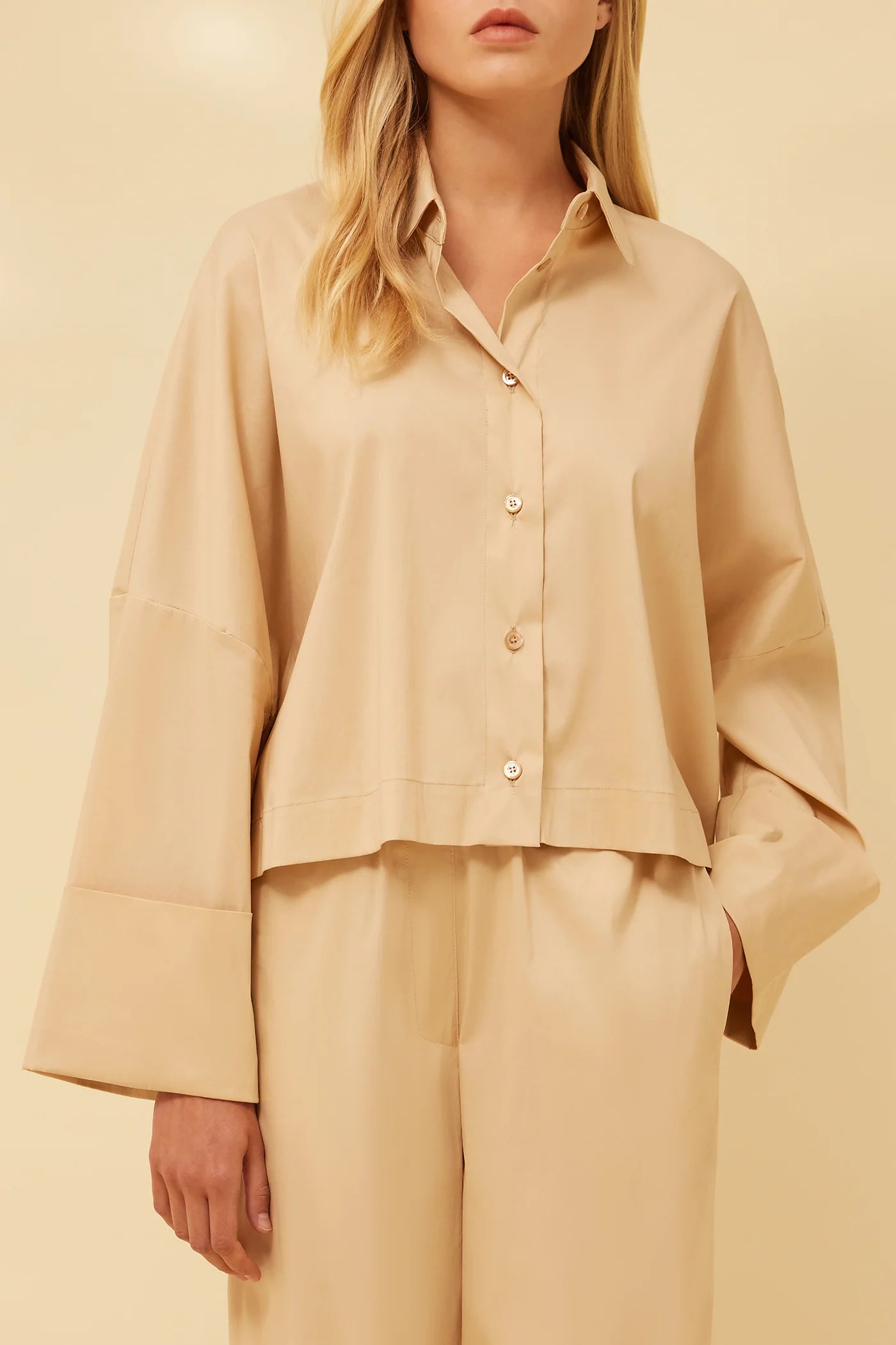 Camicia cropped a manica lunga