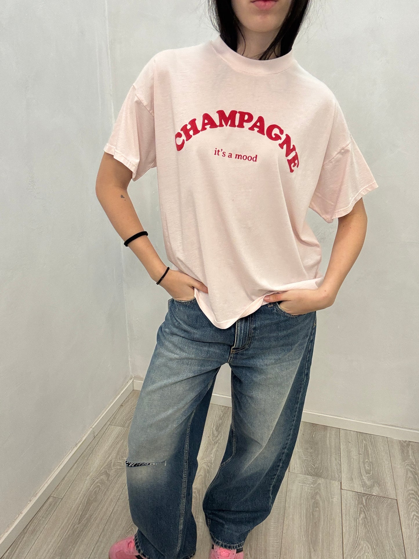 Top “Champagne it’s a mood”