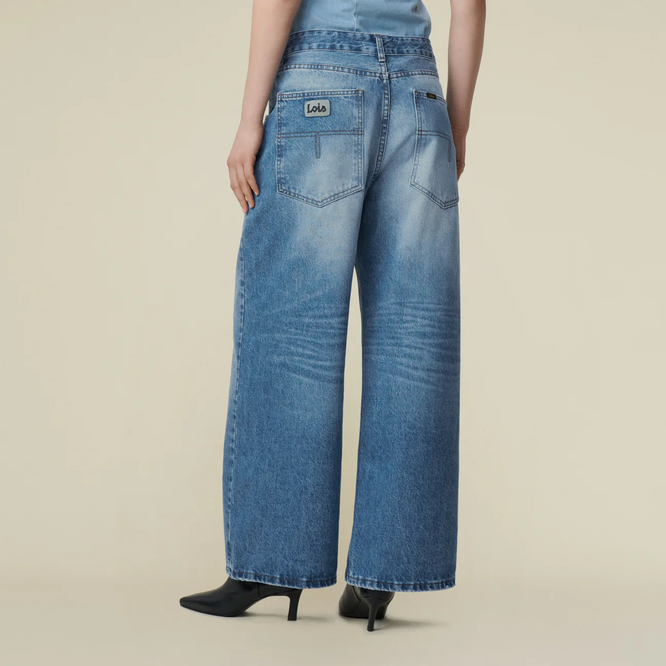 Beatrix Jackson Distressed - Low Rise Wide Fit