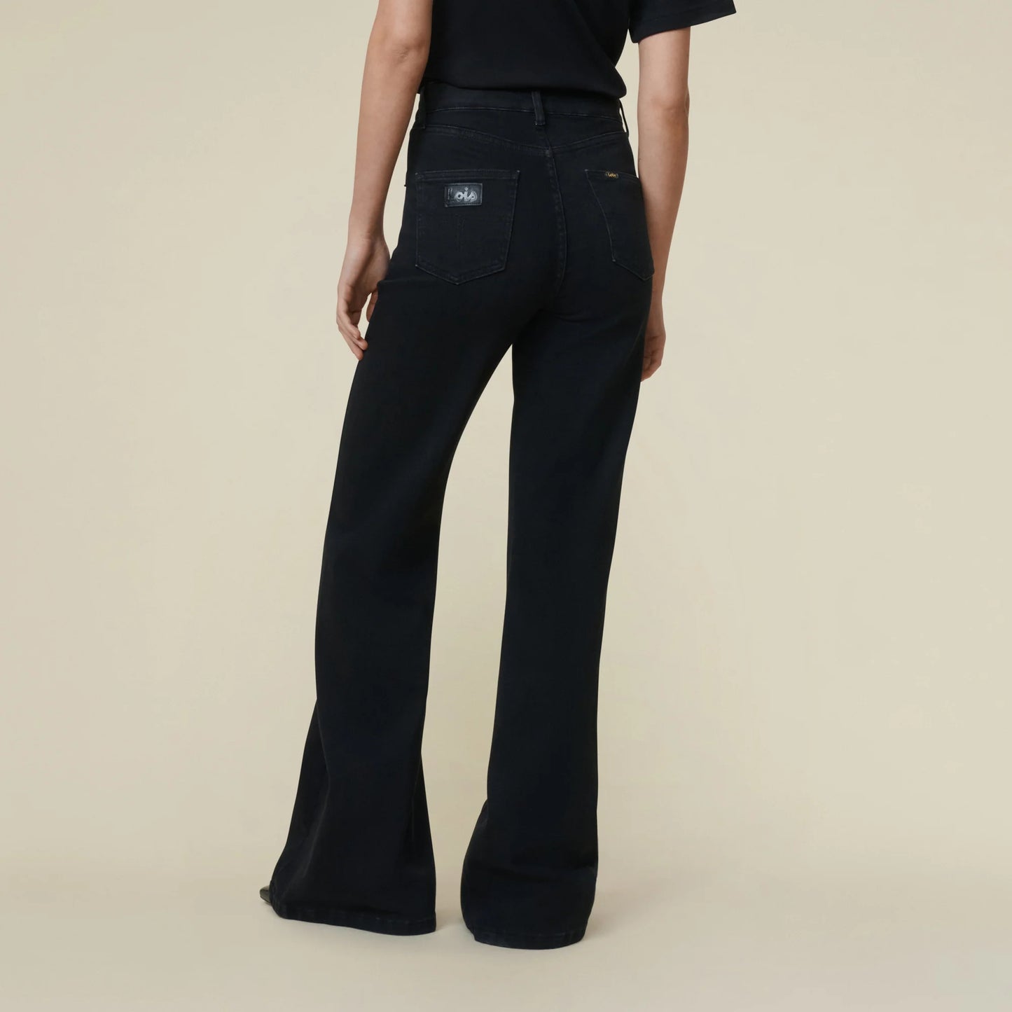 Palas mallow bob black