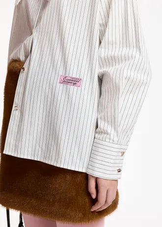 Camicia in cotone a righe bianco sporco e nere con colletto allungato