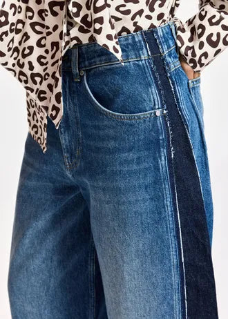 Jeans a barilotto con inserti blu scuro e neri