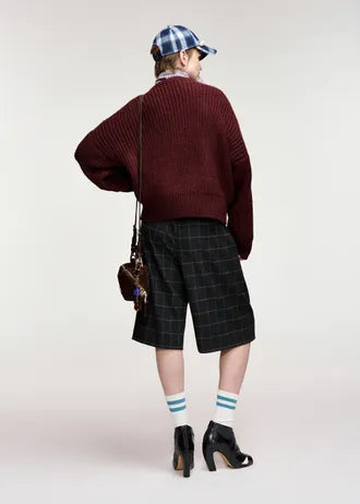 Maglione bordeaux e blu con pompon